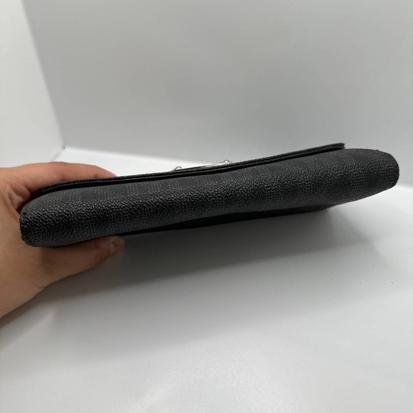 MICHAEL KORS Black Signature Wallet - Picture 3 of 10